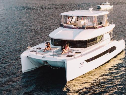 Eden Island Boat Rental | Akula Catamaran - N4 Charters Seychelles