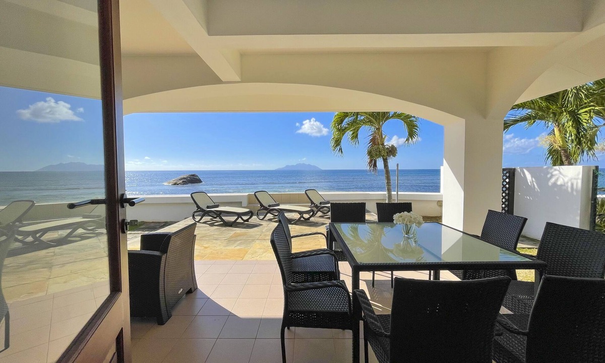 Mare Anglaise Villa | Beach View Villa - Beauvallon Villas