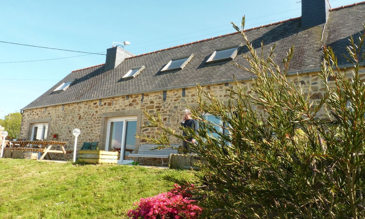 Lanveoc House | Family home on the Breton Crozon Peninsula, dogs welcome, view on the sea