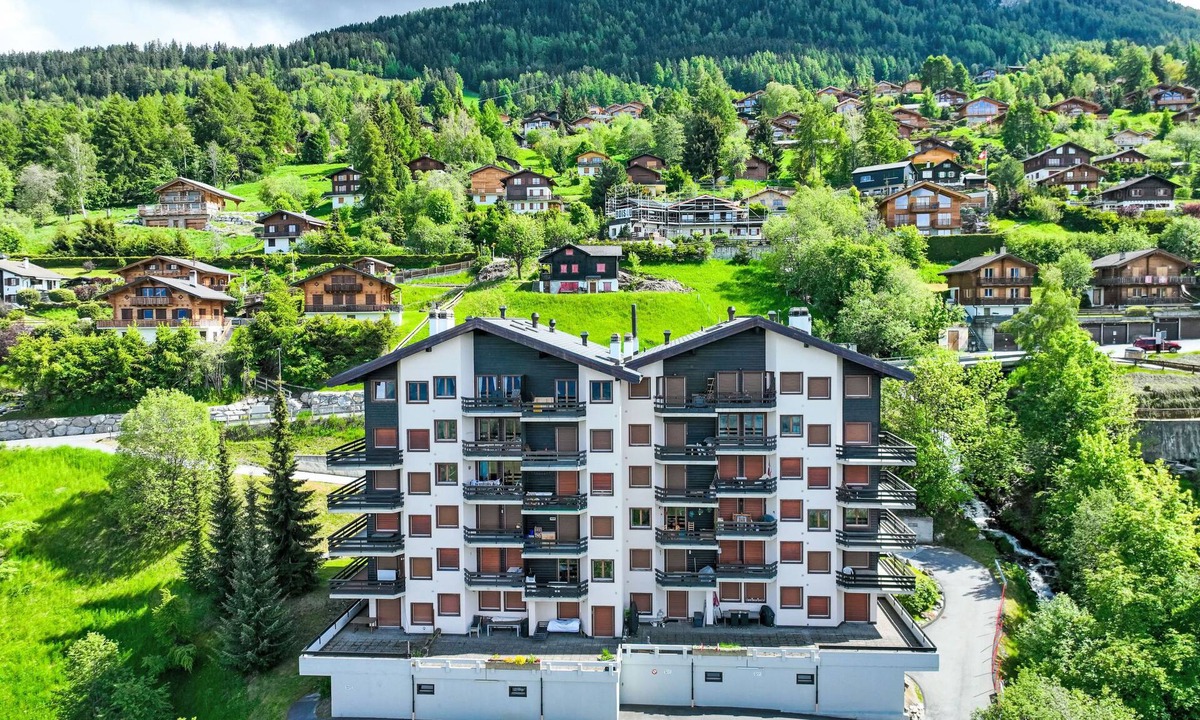 Saint-Pierre-de-Clages Apartment | Foret E3 by Interhome