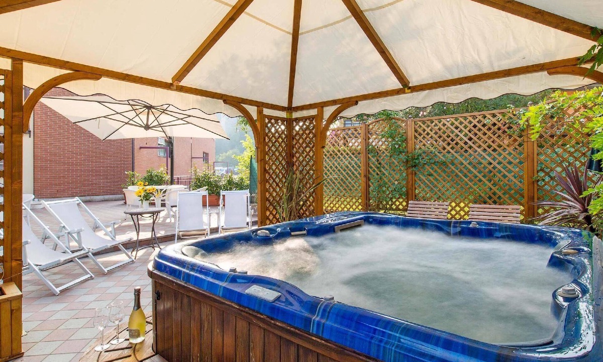 San Felice del Benaco Apartment | Holiday apartment San Felice del Benaco for 1 - 4 persons with 1 bedroom - Holiday apartment in one