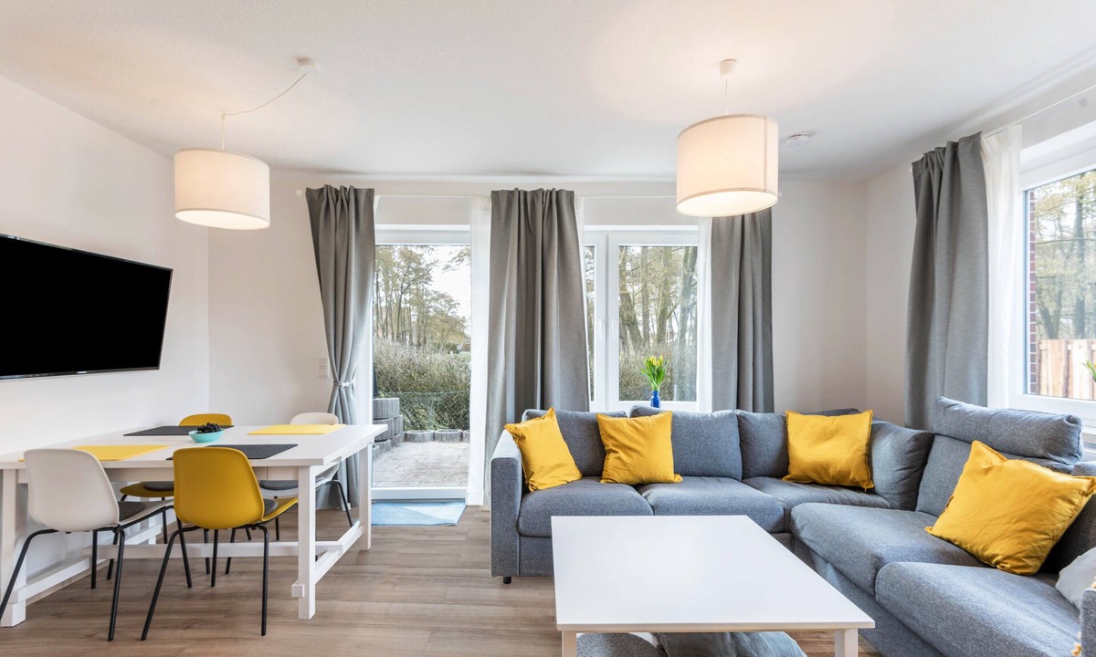 Norddeich House | Holiday Home "Hein Mück" Just Steps from the Beach with Wi-Fi and Private Terrace