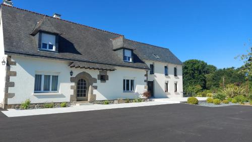 Combourg House | Maison de Luciné