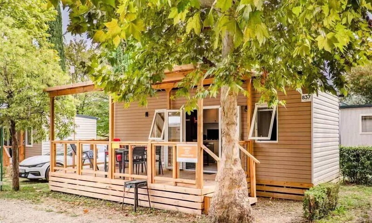 Vic-sur-Aisne House | Mobile Home | Comfort | 2 Bedrooms | 4 Guests | Raised Deck | A/C