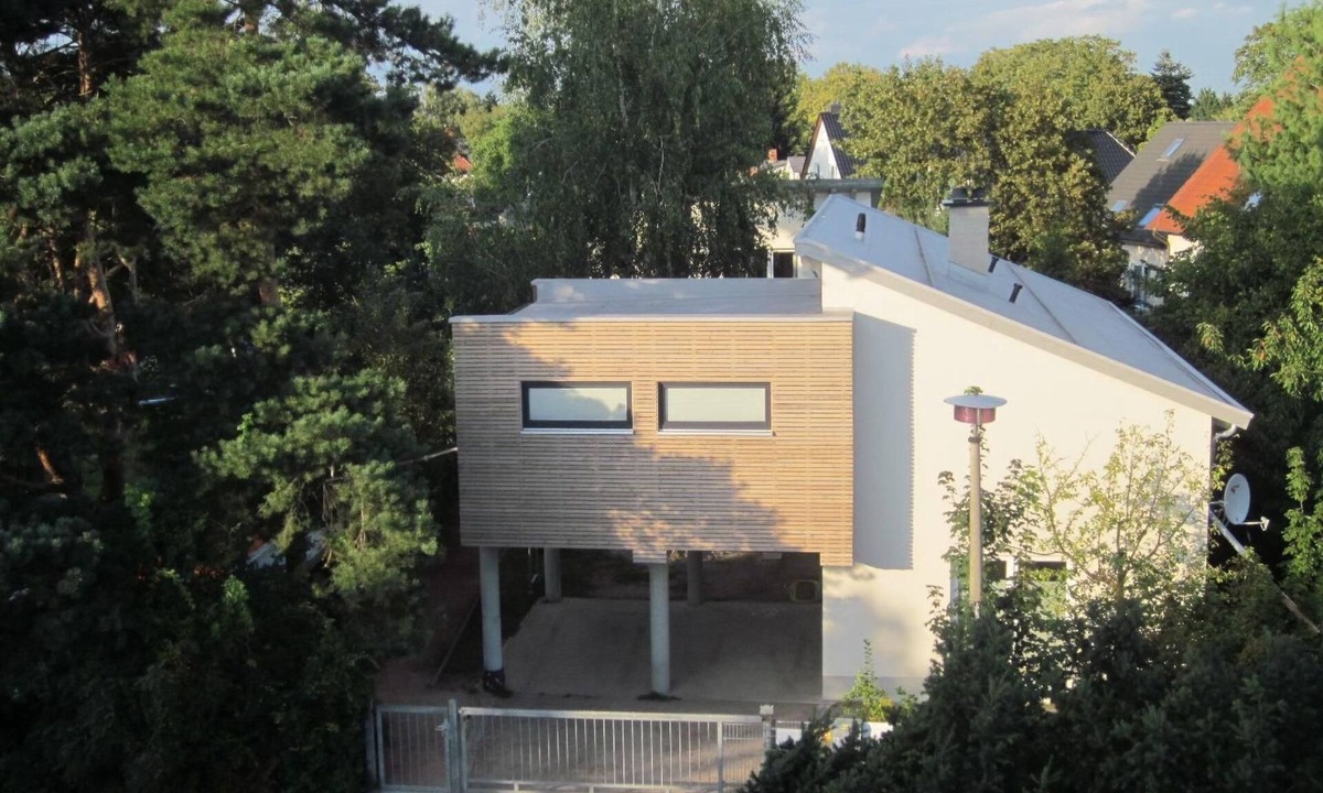 Altglienicke Apartment | Moderne Maisonette-Wohnung mit Terrasse by Interhome
