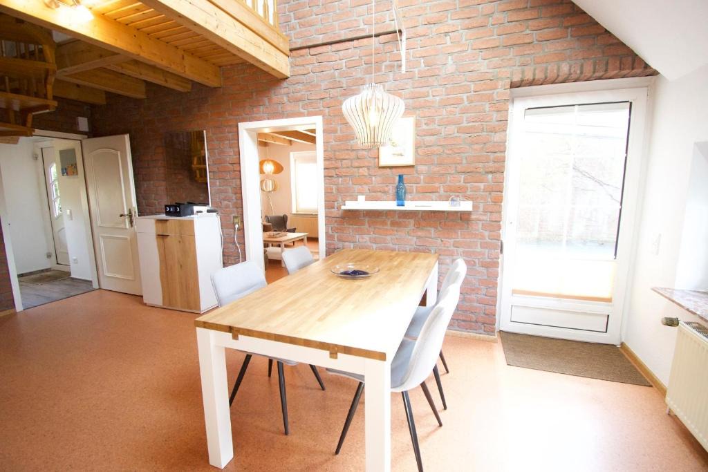 Norddeich House | Rosengarten