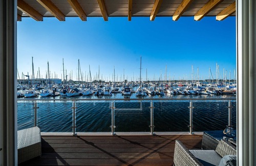 Kroeslin Boat Rental | 10. floating houses (105 m²) Triton with sauna - Floating House Triton with fireplace