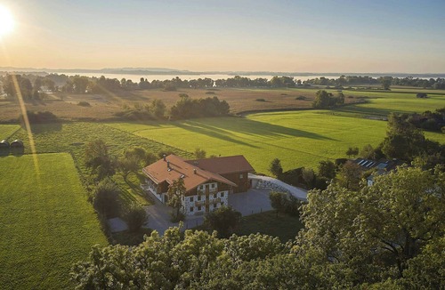 Uebersee Apartment | A historic gem with wellness comfort