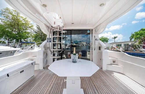 East Little Havana Boat Rental | Cozy 2-bedroom yacht in beautiful Miami with WiFi, AC