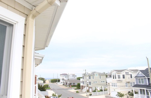 North Beach Haven House | Flexible Good weeks Avail. 6 HOUSES TO BEACH 4 BR 3.5Bath,PingPong,Beach Badges