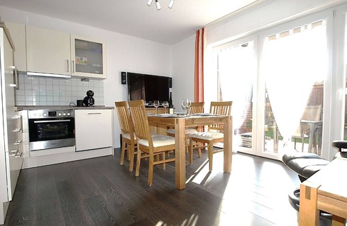 Norddeich Apartment | Frisiastrasse – Holiday Apartment Nordseewelle, Near the Beach, Comfort and Style