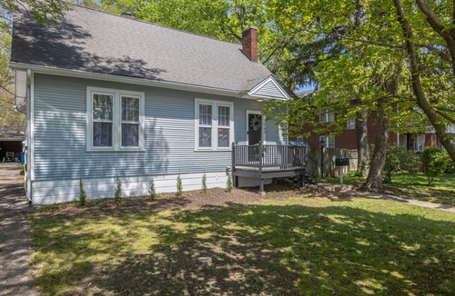St. Charles Historic District House | New Remodel in St. Charles - Sleeps 10! New patio! Large Fenced-in backyard!