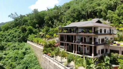 Mahe Island House | Ocean Terrace