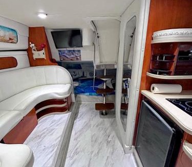 Little Havana Boat Rental | Party On The Seas
