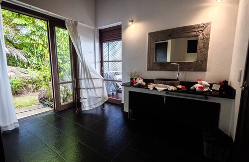 Port Glaud Villa | Private Ocean View Villa 7.