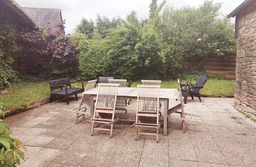 Berrien House | Quiet gîte for 4 people