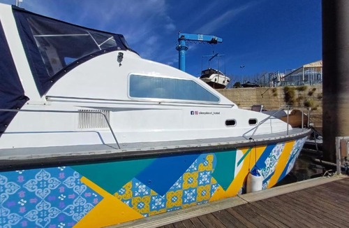Campanha Boat Rental | SLEEPBOAT Golden Life Yacth Oporto in Douro