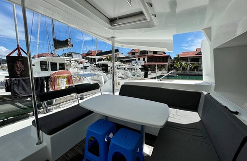 Mahe Island Boat Rental | Sun-Kissed Sailing Adventure in Isla de Mahe, Seychelles