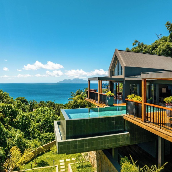 Maison Gaia Seychelles: staffed 5BR villa, infinity pool, ocean & sunset view in Glacis