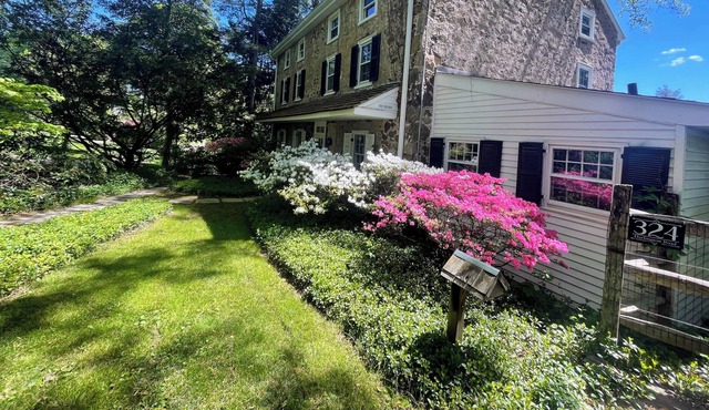 1820's Farmhouse & Nature Experience Near Philadelphia in Media