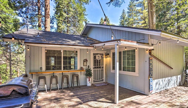 3-Level Family Getaway w/ Pool Table & Game Room! in Lake Arrowhead