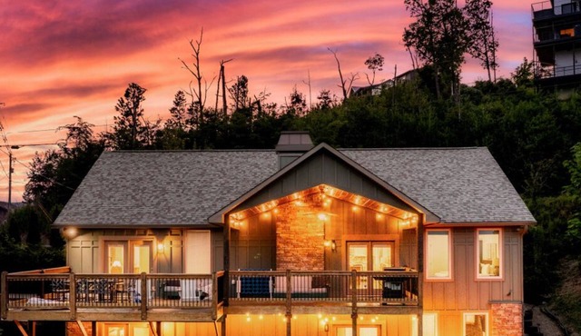3 Master Suite w/VIEWS/Gameroom/Theater/Hot Tub - Elk Camp in Gatlinburg
