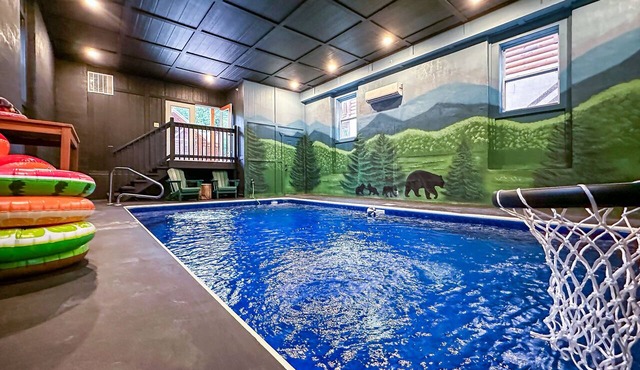 8 En-Suite | Sleeps 28 | Indoor Pool | Hot Tub | Mini Golf in Sevierville
