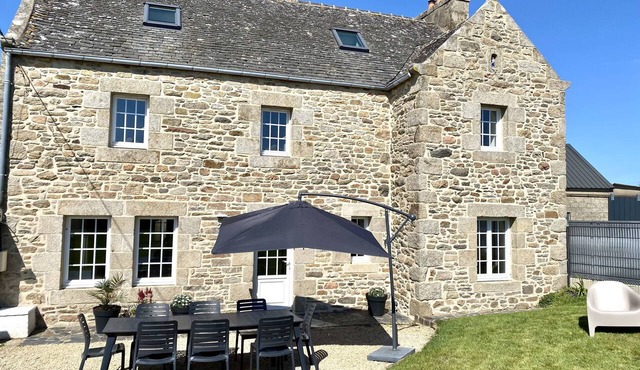 A traditional Breton vacation home near the sea in Roscoff