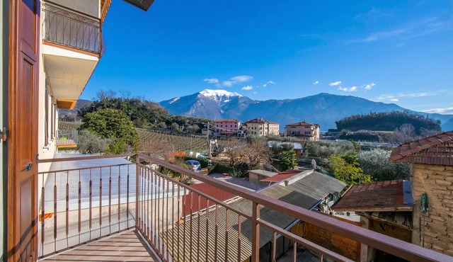 Appartamento Blu - Apartment with Balcony, Riva del Garda, Italy in Riva del Garda