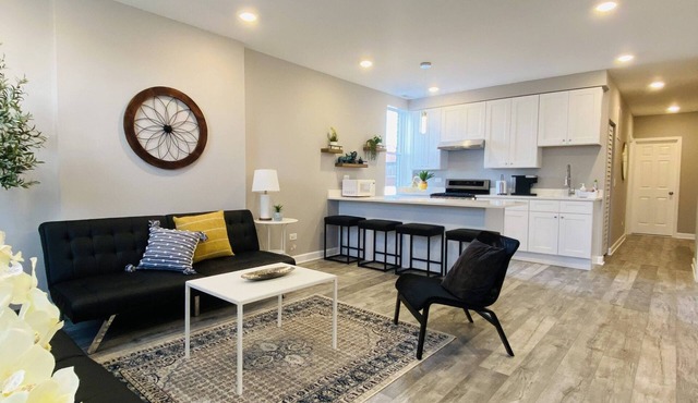 Archer #2 - New 3 Bedroom near McCormick Place, Wintrust Arena, Chinatown in Chicago
