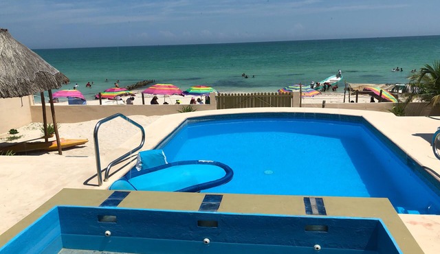 Beach front house for the whole family to enjoy at the safest place of Mexico ! in Chelem