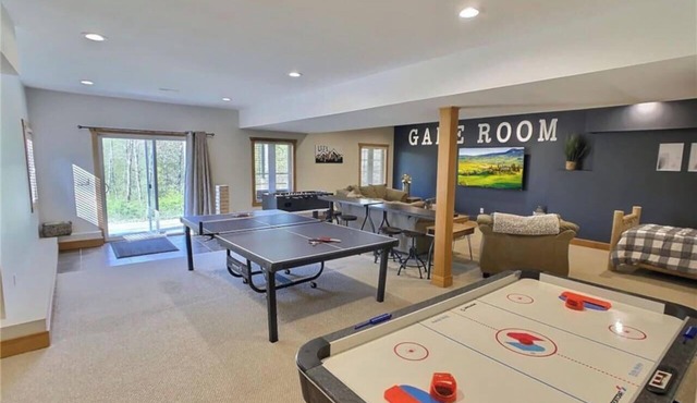 Chalet Après: EVL Chalet w Game Rm + Slopes 5 min in Great Valley