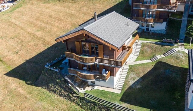 Chalet Bergkristall 4-Bettwohnung, Dusche, WC 4-Bettwohnung, Dusche, WC by Interhome in Rosswald