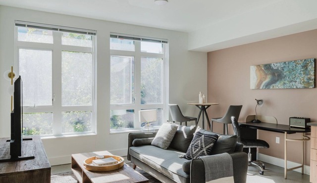 Convenient First Hill Jr 1BR w/Fitness Center & W/D, by Blueground in Seattle