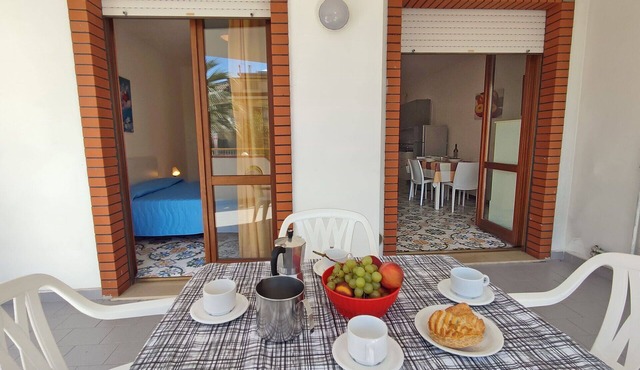Cosy apartment for 6 people with WIFI, TV, balcony and pets allowed in Alba Adriatica