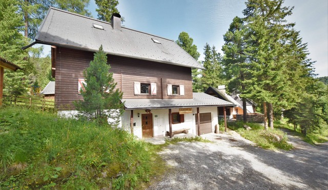Cozy spacious lodge at 1700m with sauna, right in the ski & hiking area! in Turrach
