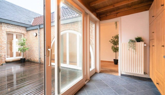 Deluxe Capital Street Stay for 12 in Antwerp