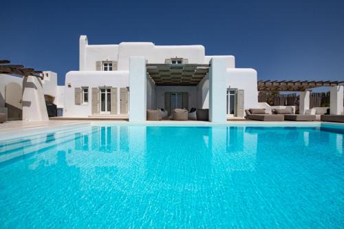 Diles Villas & Suites Mykonos in Tourlos