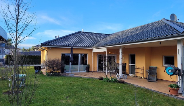 Disabled-friendly detached house near the lake/15min BER, 35min Potsdamer Platz in Königs Wusterhausen