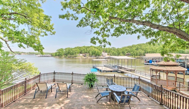 Dock! Waterfront Family Home on Lake of the Ozarks in Lake Ozark
