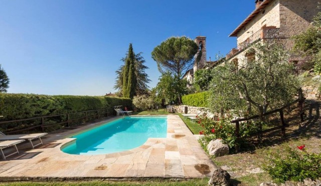 Edera cozy house in Tuscan village in Castel San Gimignano