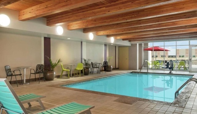 Experience Comfort & Convenience in This Brooklyn Park Unit in Brooklyn Park