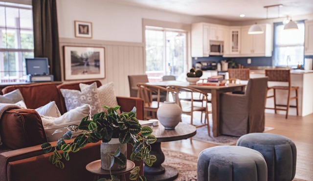 Fall in Hocking Hills, Luxury Cottage with Hot Tub, Fire Pits, & Pond in Rockbridge