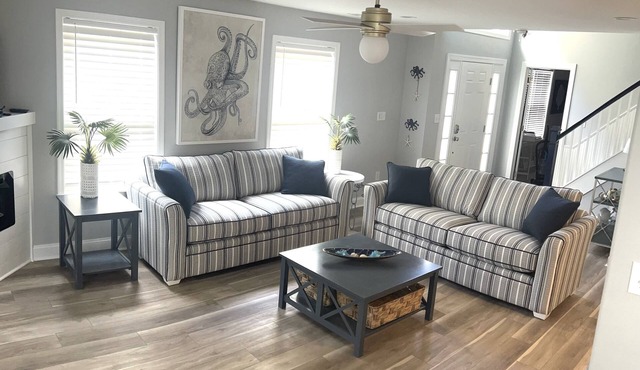 Family Beach Getaway, Sleeps 10,Community Pool,Beach Shuttle,Steps to Water Park in Rehoboth Beach