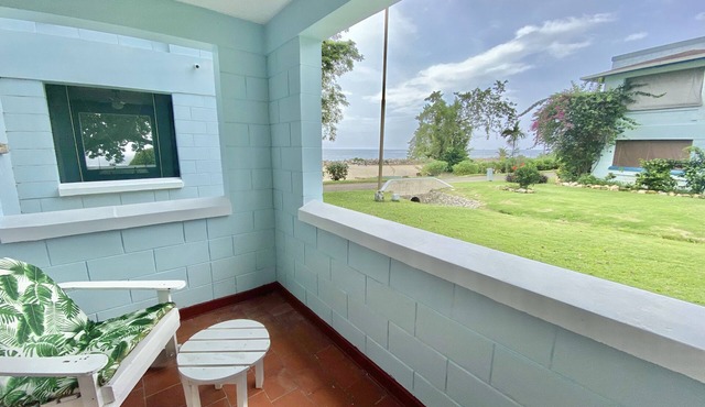 Fantastic Beachfront 2 B&B Condo. Perfect Work From Home! WiFi &Cable in Negril