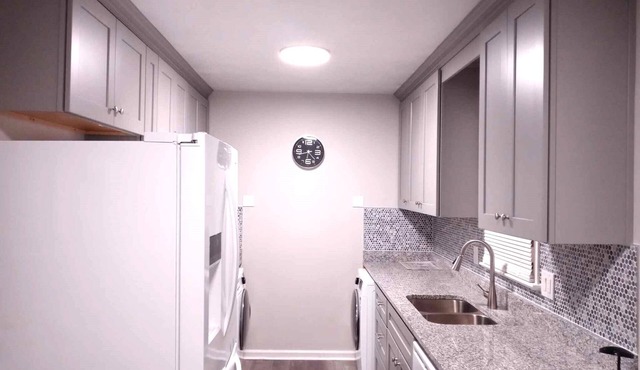 FRESHLY RENOVATED 2 BEDROOM DUPLEX in Chesapeake