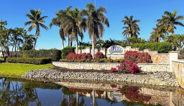 Golf Cross Creek! NICE condo in the heart of Fort Myers. in Fort Myers