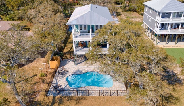 Gorgeous Waterfront House On The Sound | New Pool | Large Dock & Boat Lift | Covered Parking in Gulf Breeze