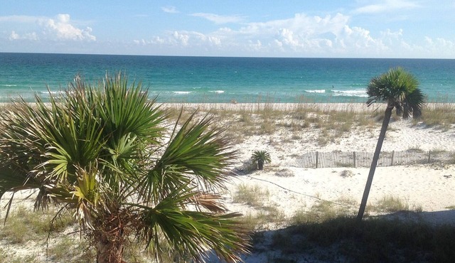 GULF FRONT PENSACOLA BEACH 4BD/3BA HEATED POOL PET FRIENDLY in Gulf Breeze