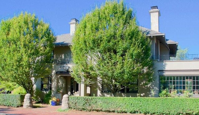 Hilltop Inn in Newport